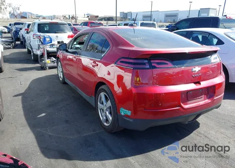 2015 Chevrolet Volt z USA, uszkodzony, nr VIN 1G1RC6E48FU137761
